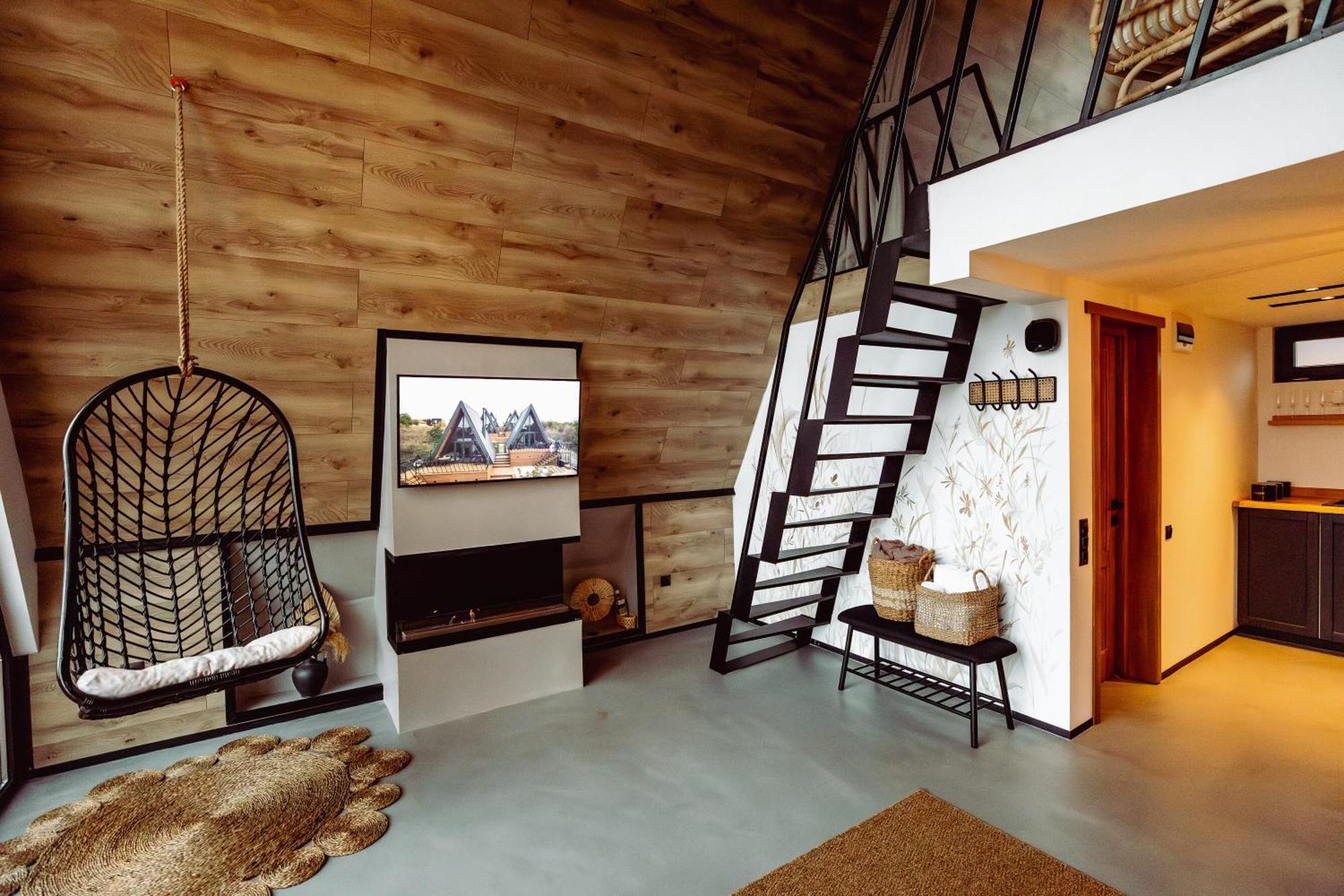 A-by The - Private A Frame Chalet